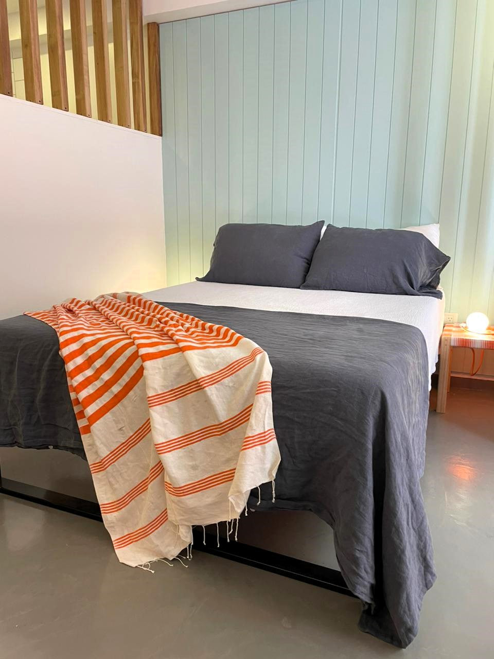 Cama dividida en dos módulos 200x200 con respaldo