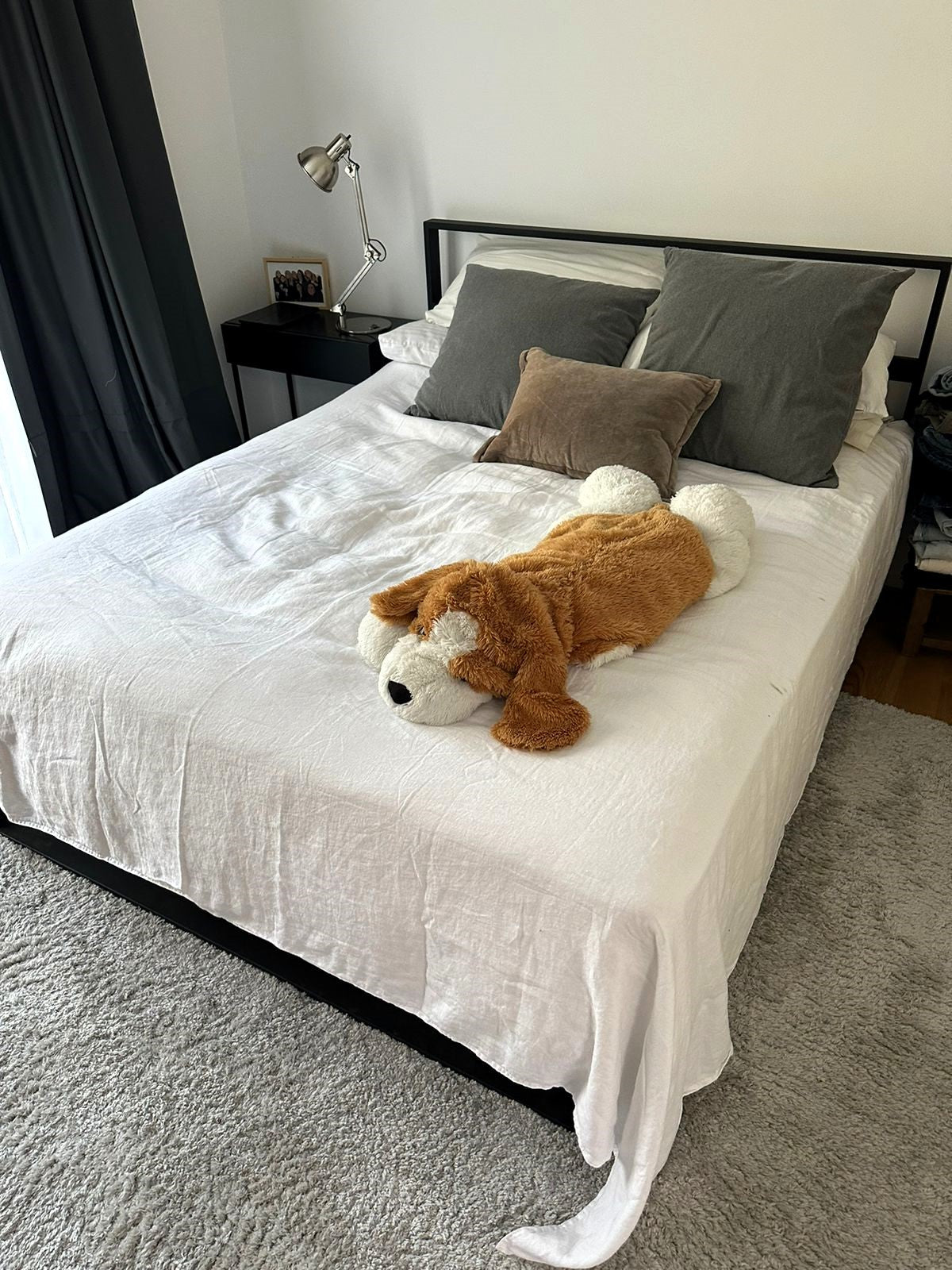 Cama en un módulo 130x190 con respaldo