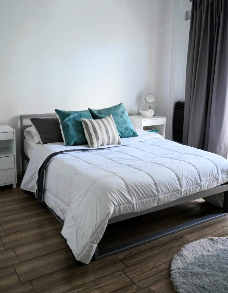 Cama en un módulo 140x190 con respaldo